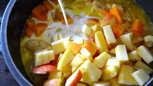 куриное рагу с тыквой и яблоками