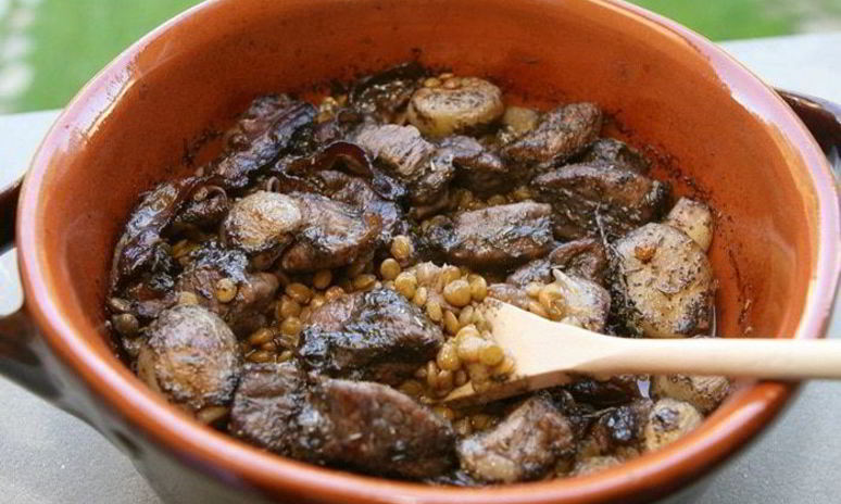 Рецепт мясного рагу с чечевицей и шалотом