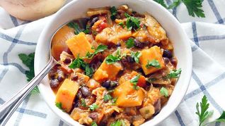 Овощное рагу с куриной грудкой