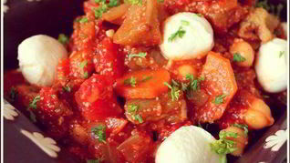 Овощное рагу с нутом и моцареллой