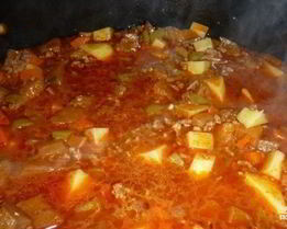 Рагу из фарша с кабачками