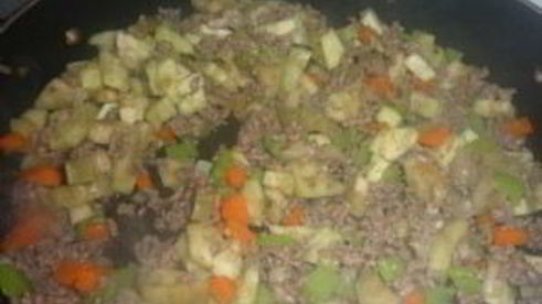 рагу из фарша с кабачками