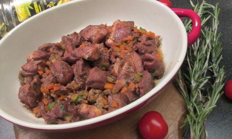 Рецепт рагу из кролика в вине с тальятелле