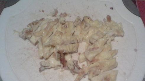 рагу из сельдерея, кальмаров и омлета