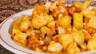 Рагу из цветной капусты и кабачков