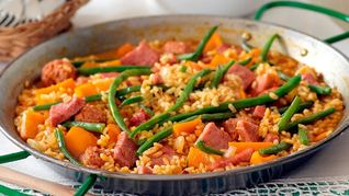 Рагу из замороженных овощей с сосисками