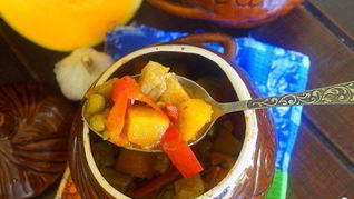 Рагу со свининой в духовке