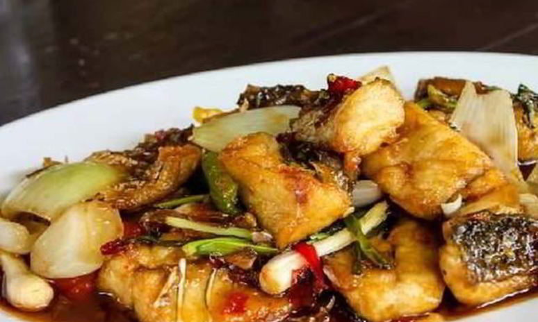 Рецепт венгерского рагу из морского окуня