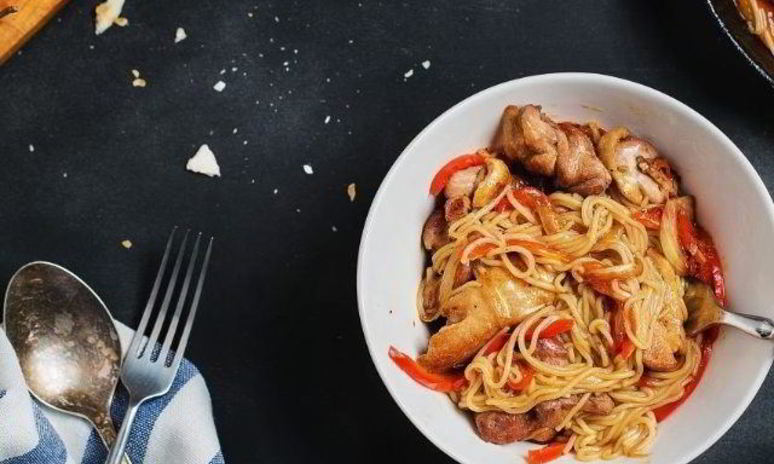 Рецепт рисовой лапши с уткой и перцем