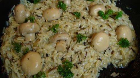 итальянское ризотто с маринованными грибами и сыром джюгас