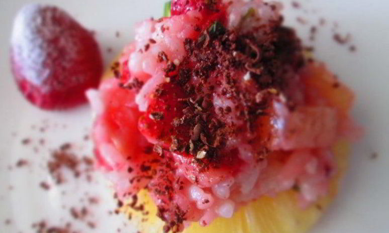 Рецепт клубнично-яблочного ризотто с ананасом