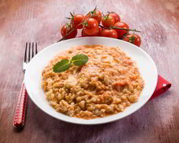Ризотто с помидорами и моцареллой