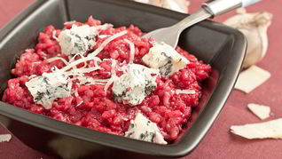 Ризотто со свеклой и горгонзолой