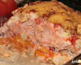 Форель с креветками под сливочным соусом