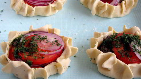 форель с овощами в тесте