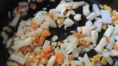 кижуч, тушенный с овощами