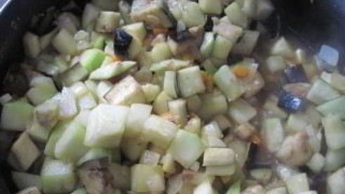 кижуч, тушенный с овощами