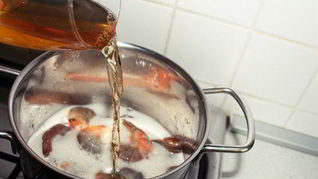 Креветки в пиве с чесноком