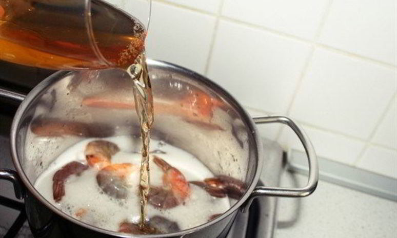 Рецепт креветок в пиве с чесноком