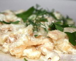 Рыба под сметанным соусом