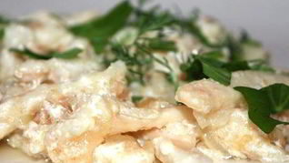 Рыба под сметанным соусом