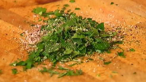 рыба, запеченная со свежей зеленью