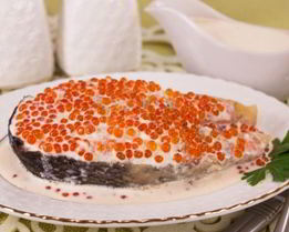 Семга под икорным соусом