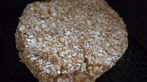 сочные рыбные биточки со спаржевой фасолью и соусом из сладкого перца