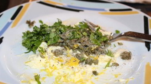 запеченная скумбрия с легким салатом