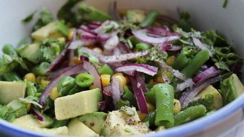 запеченная скумбрия с легким салатом