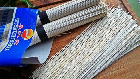 запеченная скумбрия с японской лапшой