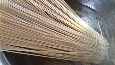 запеченная скумбрия с японской лапшой