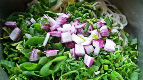 запеченная скумбрия с японской лапшой