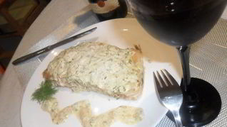 Запеченный лосось под сливочным соусом