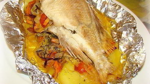 запеченный окунь в духовке