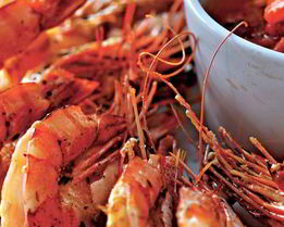 Запеченные креветки с соусом ромеско