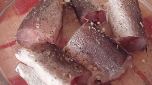 жареная рыба с картошкой и луком