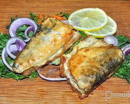 Жареная скумбрия в яйце