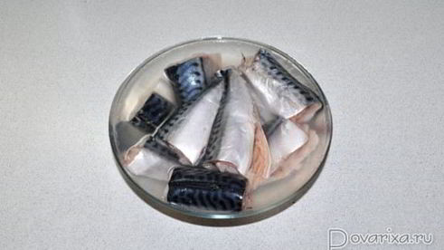 жареная скумбрия в яйце