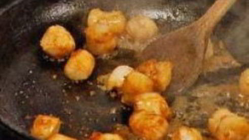 жареные гребешки с рисом