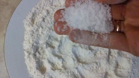 жареные карасики в сметане с петрушкой