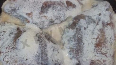 жареные карасики в сметане с петрушкой