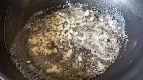 жареные креветки в апельсиновом соусе