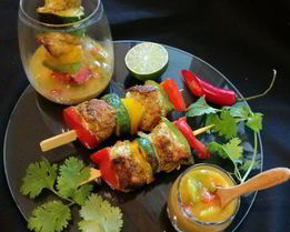 Куриный шашлычок по-карибски с манговой сальсой