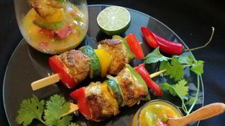 Куриный шашлычок по-карибски с манговой сальсой