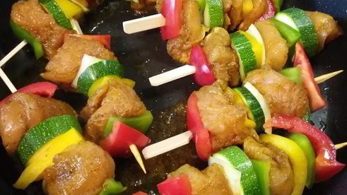 куриный шашлычок по-карибски с манговой сальсой