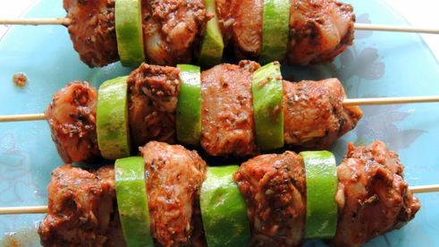 куриный шашлык в ароматных травах