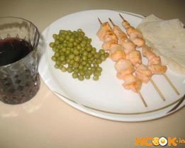 Куриный шашлык в духовке на шпажках