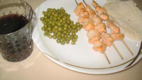 куриный шашлык в духовке на шпажках