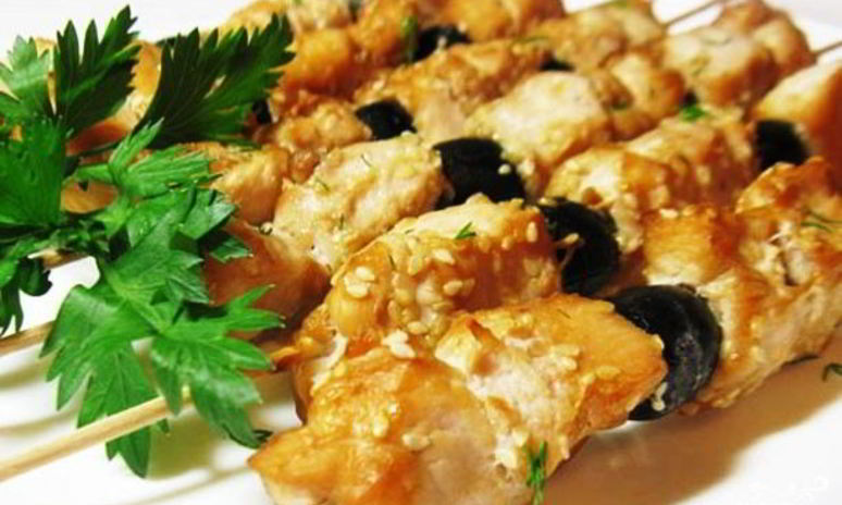 Рецепт куриного шашлыка в соевом маринаде с маслинами